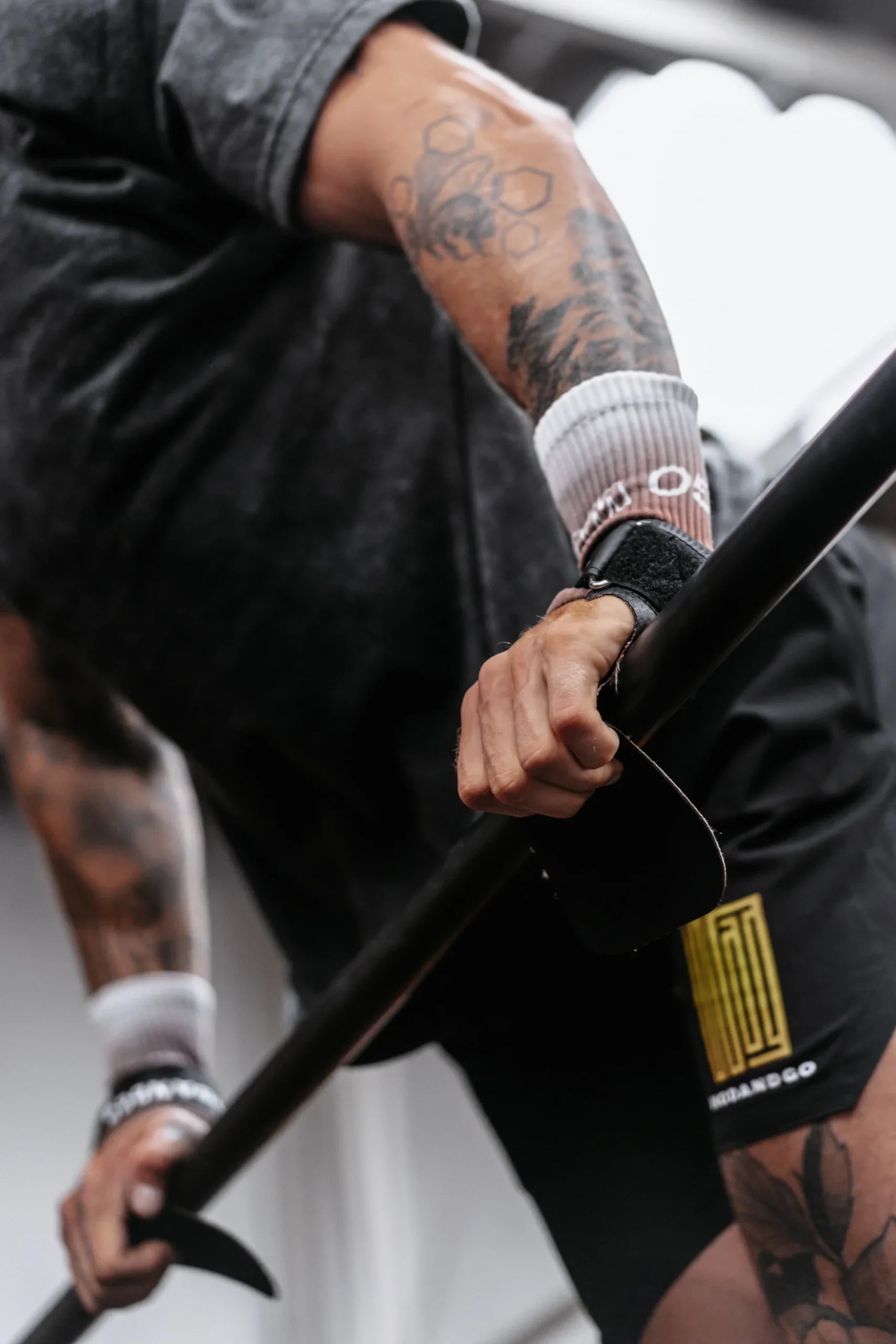 hands grip without chalk for crosstraining to muscle up 