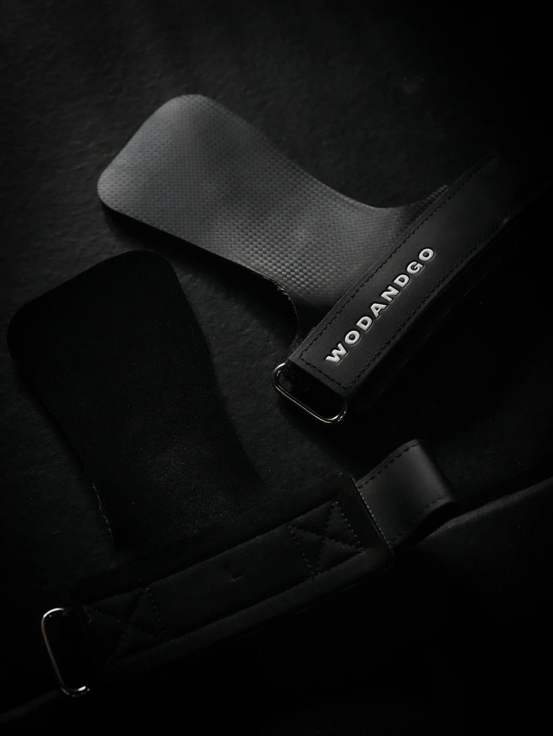 black hands grip without chalk for crosstraining. make your best performance with this grip !