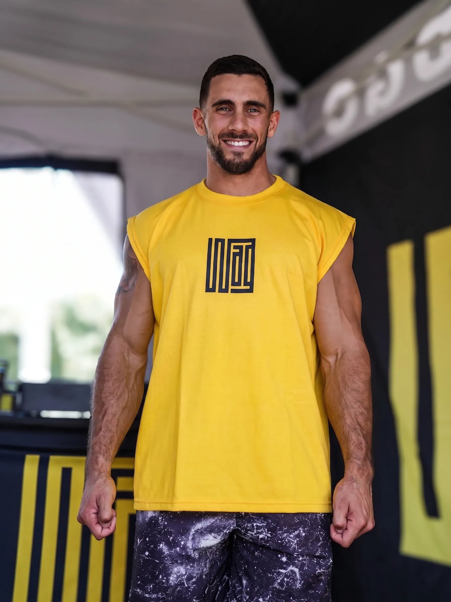 Oversize sans manche jaune